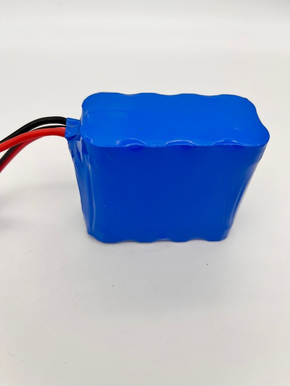 AKÜLÜ ARABA İÇİN 6 VOLT 12 AMPER   Lİ-ION BATARYA (ADAPTÖR HEDİYELİ) (YENİLENMİŞ)